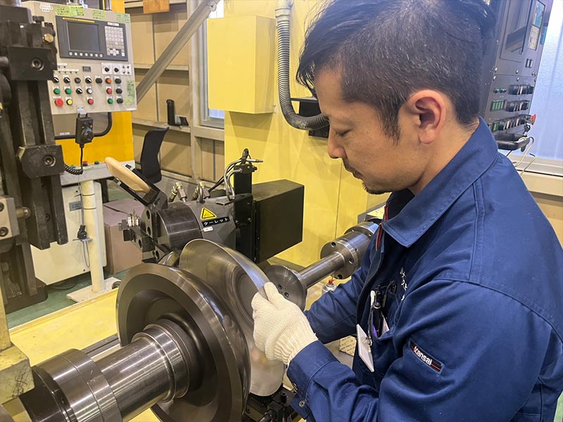 スピニング（へら絞り）加工なら、金型・治具製作もプレス加工の約1/3の低コスト。